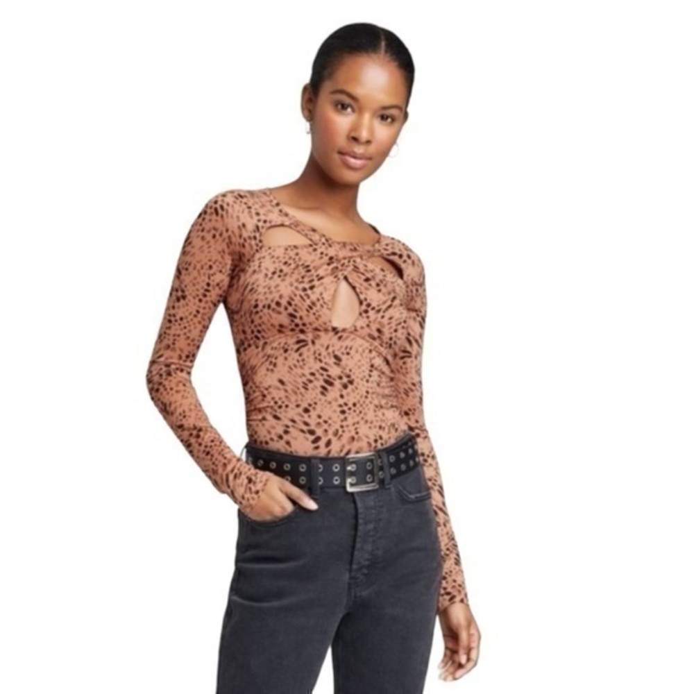 Wild Fable Long Sleeve Cross Front Cut Out Leopard Bodysuit 💕